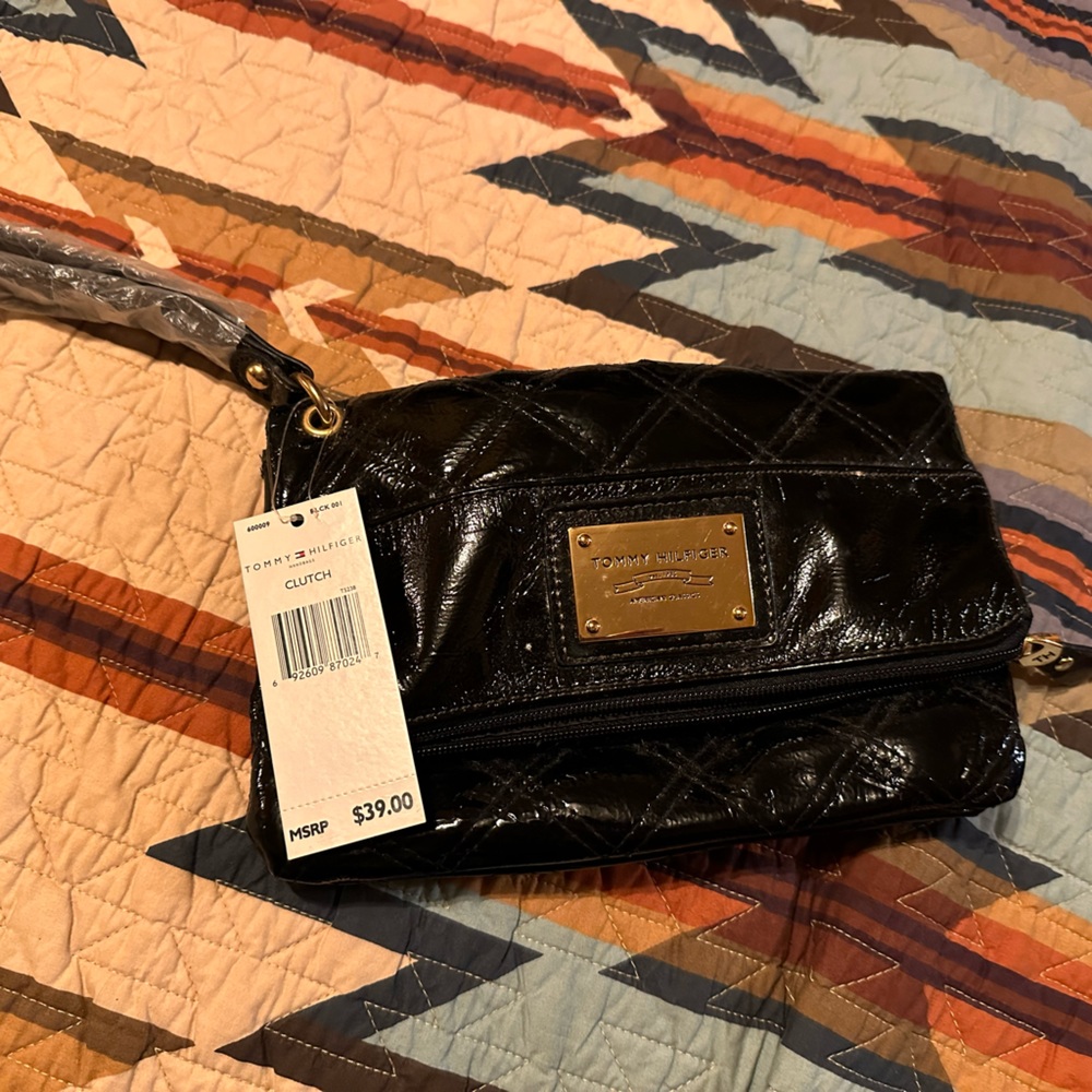 NWT black Tommy hilfinger clutch